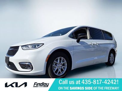Used 2024 Chrysler Pacifica Touring-L