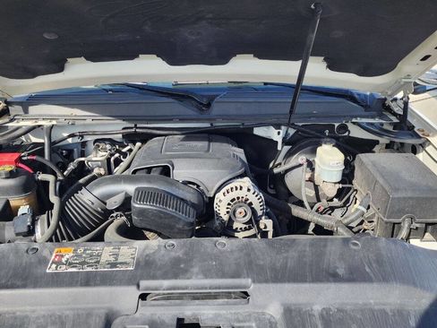 Used 2012 Cadillac Escalade Luxury image 23