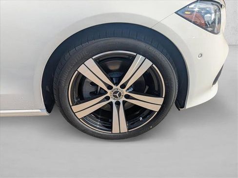 Used 2025 Mercedes-Benz C 300 Sedan image 15