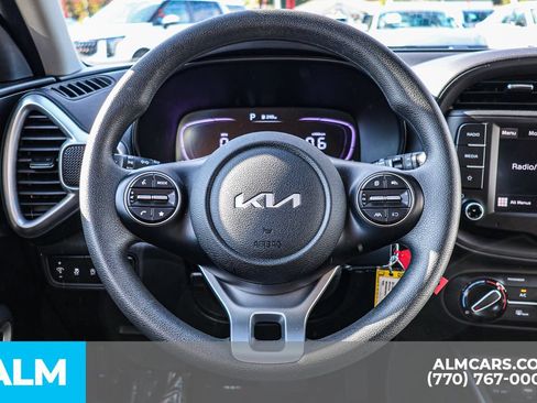 Used 2025 Kia Soul LX w/ LX Technology Package FWD image 31
