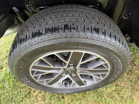 Used 2023 Jeep Wrangler Unlimited Sahara w/ Cold Weather Group AWD/4WD image 9