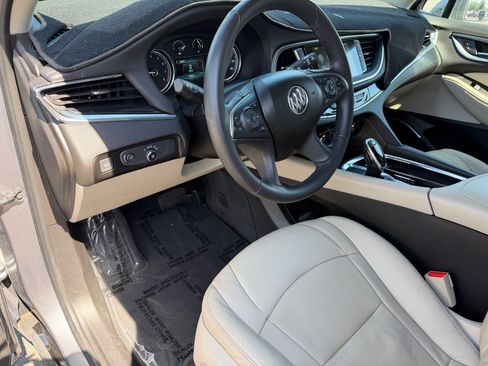 Used 2018 Buick Enclave Essence AWD/4WD image 14