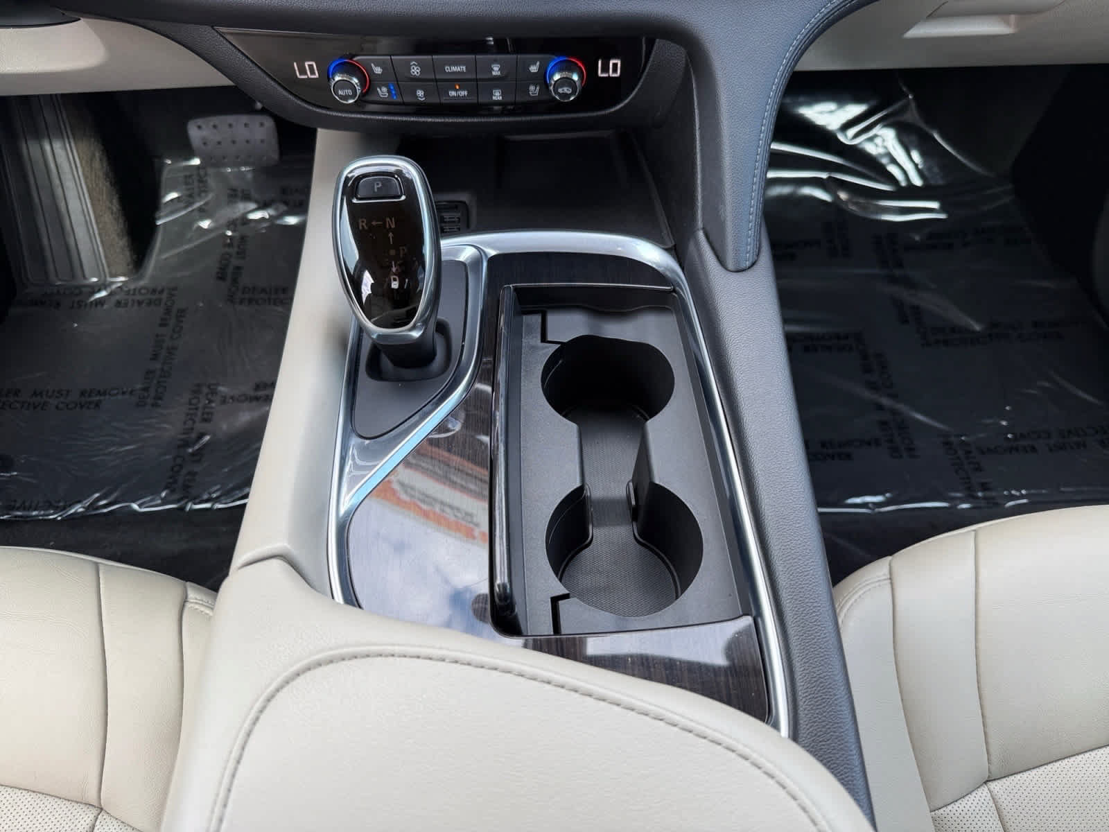 Used 2020 Buick Enclave Premium w/ Sun and Sites Package FWD image 15