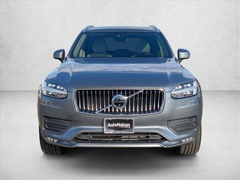 Used 2020 Volvo XC90 T5 Momentum image 2