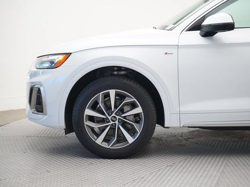 Used 2023 Audi Q5 2.0T Premium Plus w/ Premium Plus Package AWD/4WD image 2