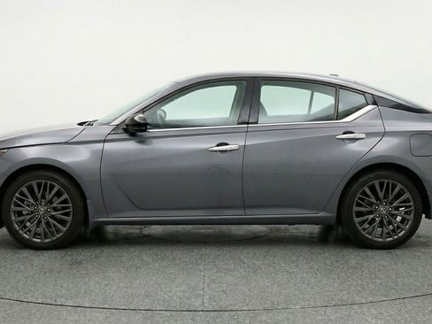 Used 2025 Nissan Altima 2.5 SV image 5
