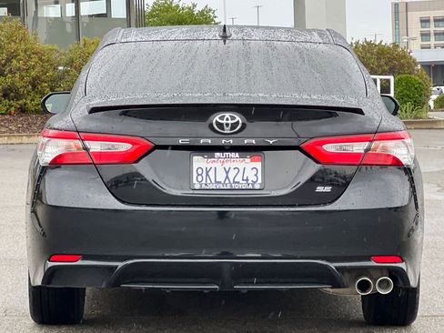 Certified 2019 Toyota Camry SE FWD image 8