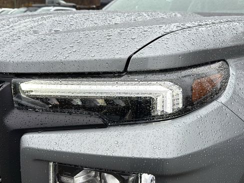 New 2026 GMC Canyon Elevation w/ Convenience Package image 5