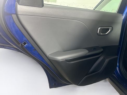 Used 2025 Kia K4 FWD image 25