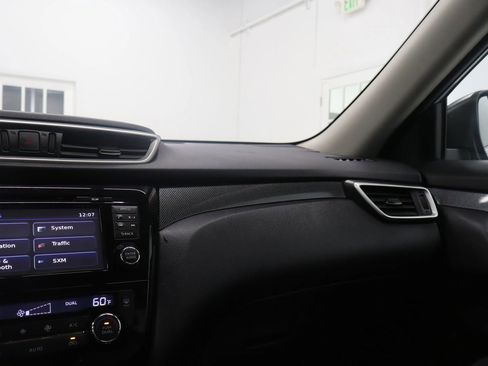 Used 2015 Nissan Rogue SL image 28