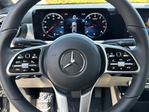 Used 2022 Mercedes-Benz A 220 image 24