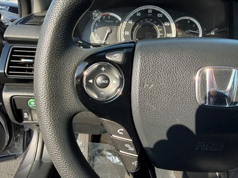 Used 2017 Honda Accord LX image 21