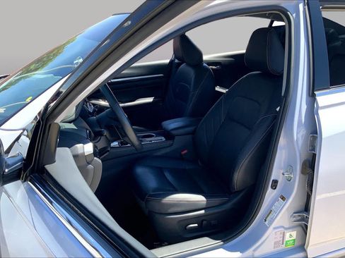 Used 2024 Nissan Altima 2.0 SR FWD image 8