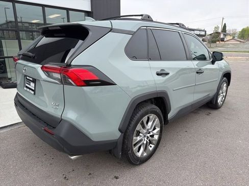 Used 2020 Toyota RAV4 XLE Premium image 10