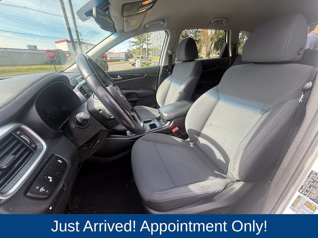 Used 2019 Kia Sorento AWD w/ LX Convenience Package image 9
