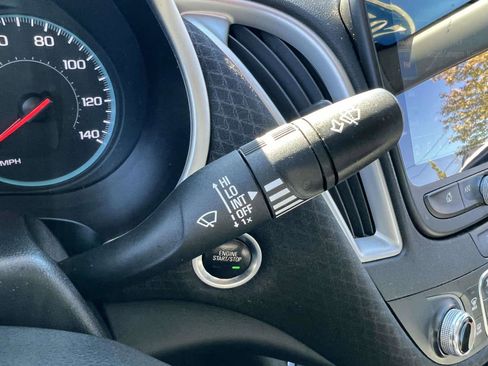 Used 2022 Chevrolet Malibu LT image 33