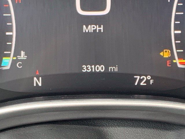 Used 2025 Chrysler Pacifica Select FWD image 25