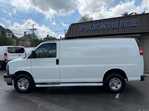 Used 2024 Chevrolet Express 2500 w/ Driver Convenience Package RWD image 3