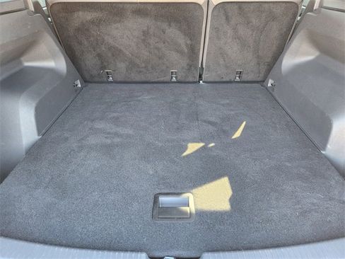 Used 2024 Volkswagen Atlas Cross Sport SEL R-Line image 33