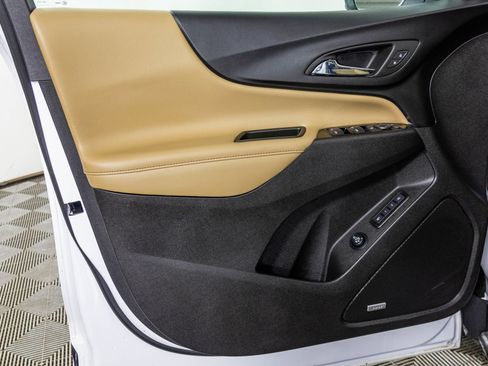 Used 2024 Chevrolet Equinox Premier image 40