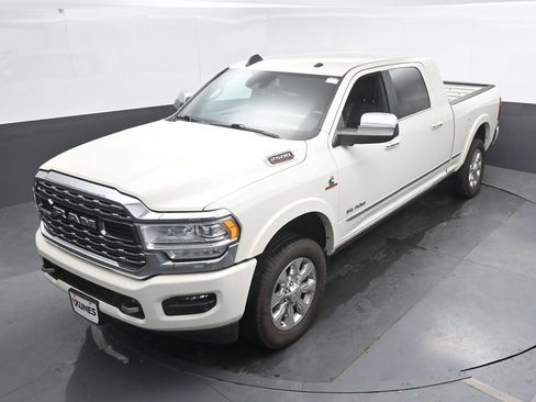 Used 2022 RAM 2500 Limited AWD/4WD image 37