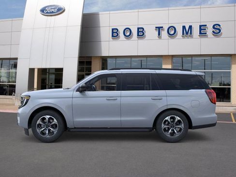 New 2026 Ford Expedition Active RWD image 3