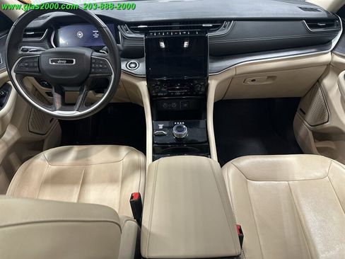 Used 2022 Jeep Grand Cherokee L Limited AWD/4WD image 6