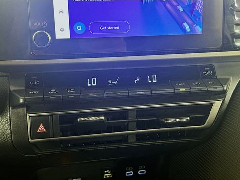Used 2025 Toyota Camry SE FWD image 23
