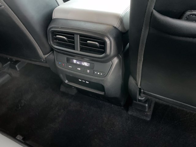 Used 2024 Honda Pilot Touring image 14