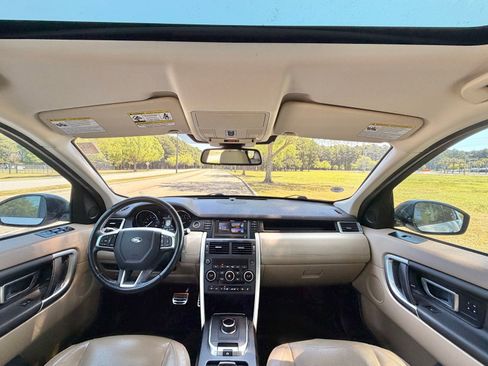Used 2017 Land Rover Discovery Sport HSE image 2