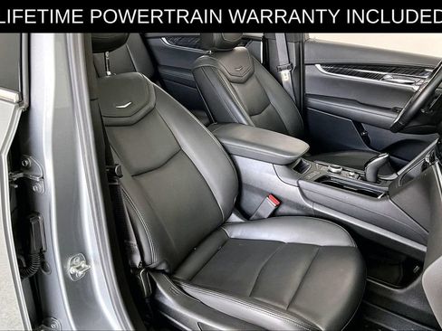 Used 2025 Cadillac XT6 Premium Luxury FWD image 9