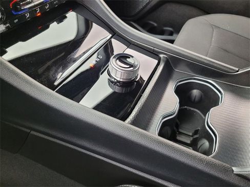 Used 2025 Jeep Grand Cherokee Laredo X image 27