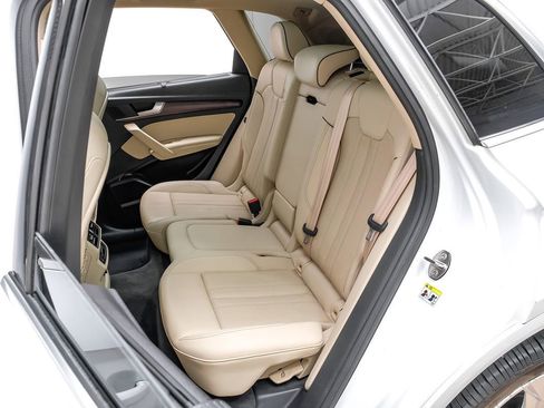 Used 2021 Audi Q5 Prestige w/ Prestige Package image 38