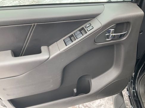 Used 2017 Nissan Frontier PRO-4X w/ Pro-4x Luxury Package image 18