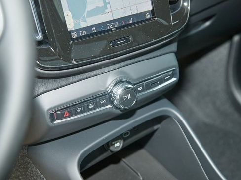 New 2025 Volvo XC40 B5 Plus w/ Climate Package image 13