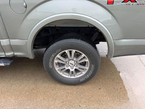 Used 2019 Ford F150 Lariat w/ FX4 Off-Road Package AWD/4WD image 6