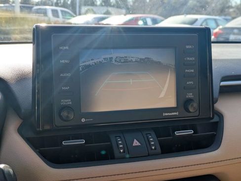 Used 2021 Toyota RAV4 XLE Premium image 23
