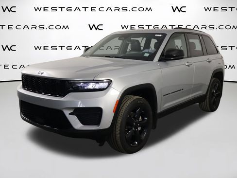 Used 2023 Jeep Grand Cherokee Altitude AWD/4WD image 1