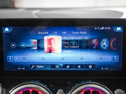 Certified 2022 Mercedes-Benz GLB 250 4MATIC image 20