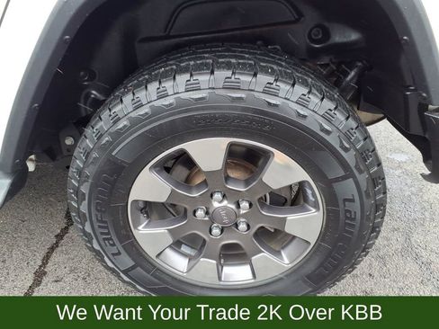 Used 2018 Jeep Wrangler Unlimited Sahara image 24