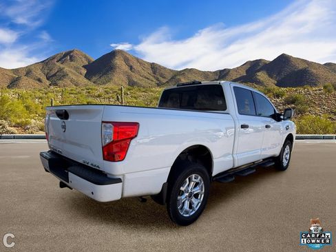 Used 2024 Nissan Titan SV w/ SV Convenience Package AWD/4WD image 4