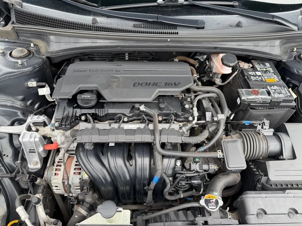 Used 2022 Hyundai Elantra SEL w/ Convenience + Premium Package FWD image 11