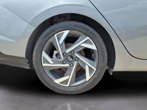 Used 2024 Hyundai Elantra Limited FWD image 21