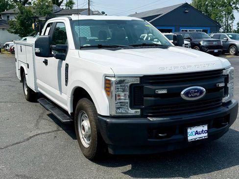Used 2019 Ford F250 XL w/ Power Equipment Group RWD image 4