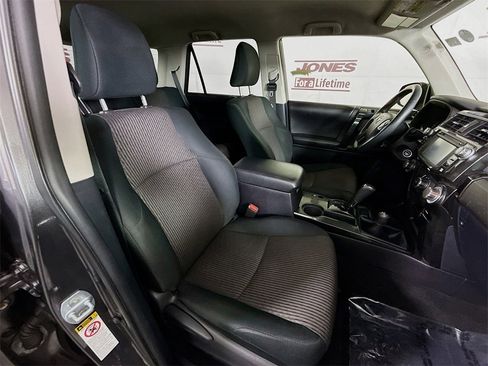 Used 2015 Toyota 4Runner Trail image 29