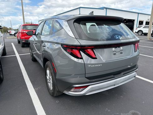 Used 2025 Hyundai Tucson SE image 11