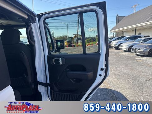 Used 2025 Jeep Wrangler Unlimited Rubicon 4xe w/ Convenience Group AWD/4WD image 24