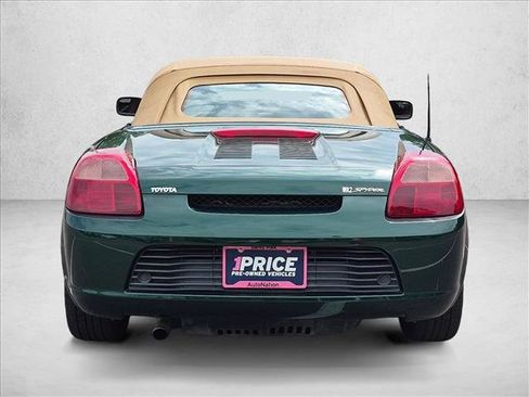Used 2002 Toyota MR2 RWD image 6