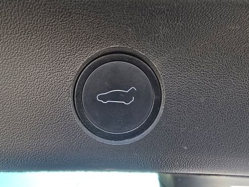 Used 2020 Tesla Model Y Long Range image 17