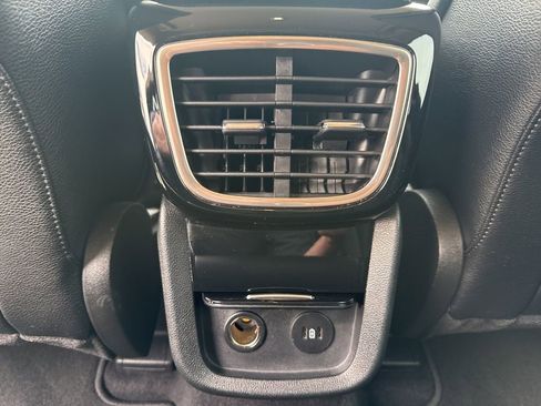 Used 2022 Lincoln Nautilus FWD image 11